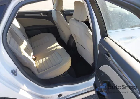 2017 Ford Fusion S z USA, uszkodzony, nr VIN 3FA6P0G79HR158122